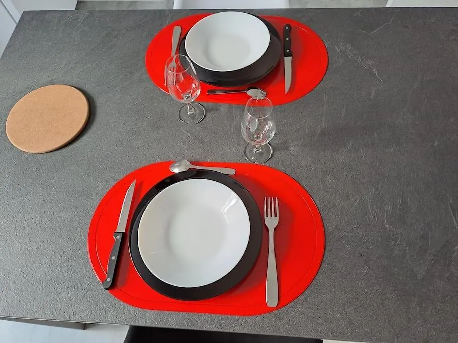 Agreable T2 Classe 3 Etoiles, Refait A Neuf, Dans Quartier Calme Rodez